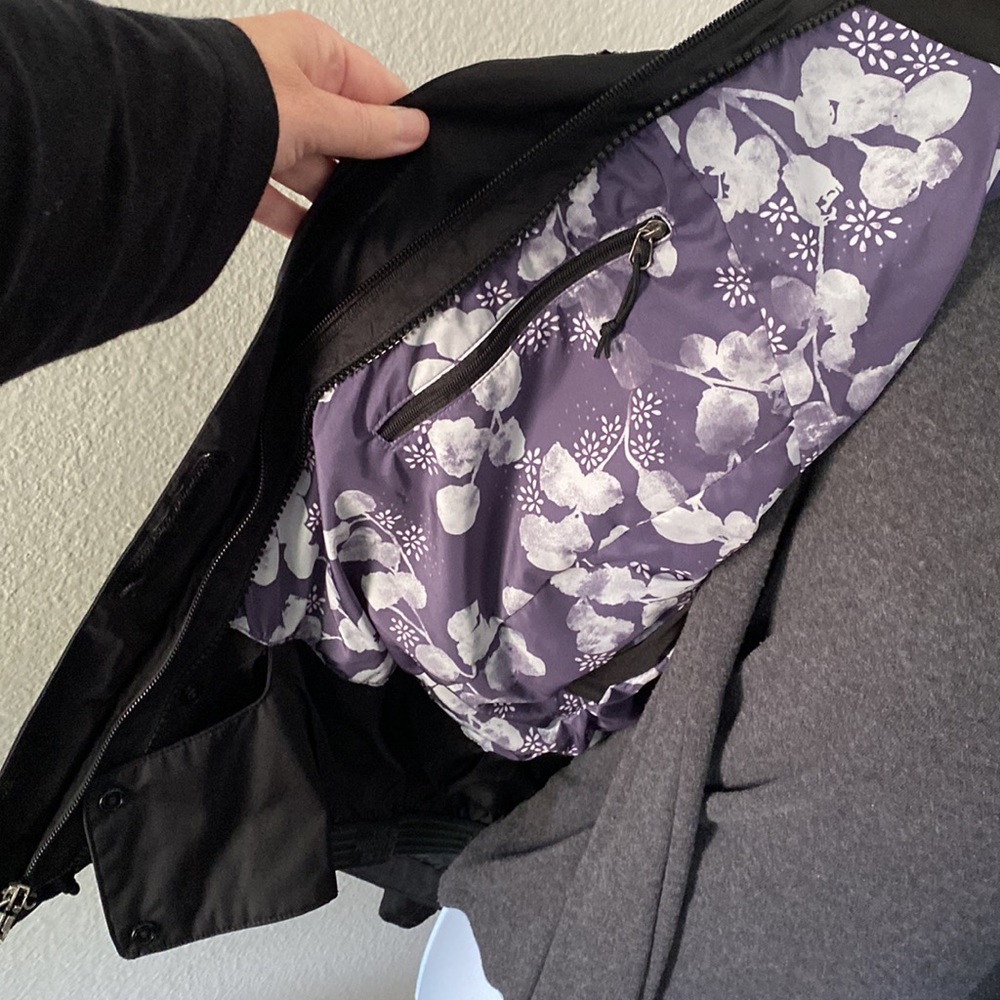 North Face Outerwear Jacket - Picture 11 of 15